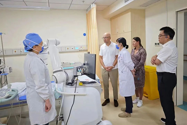 米兰·(milan)中国普罗超声聚焦治疗机器人